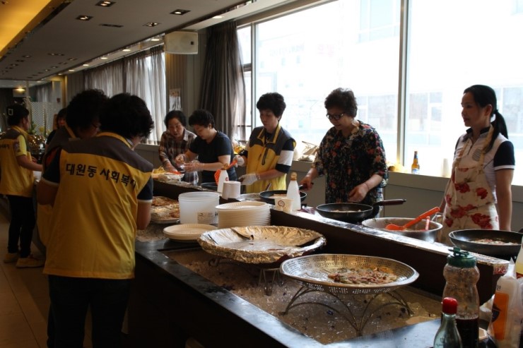 대원동 김장 나눔 기금마련 바자회<시민기자 권은용>; 