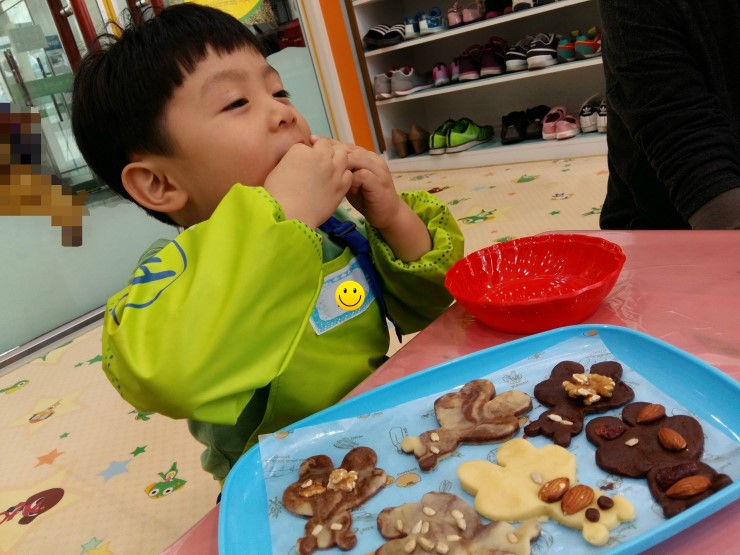 오산시 아이러브맘카페 1호점의 4월 특강 ‘가루야 놀자’<시민기자 이한나>;