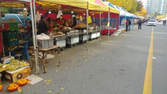 아파트 단지 내 7일장, 행복한 볼거리<시민기자 유재창> 