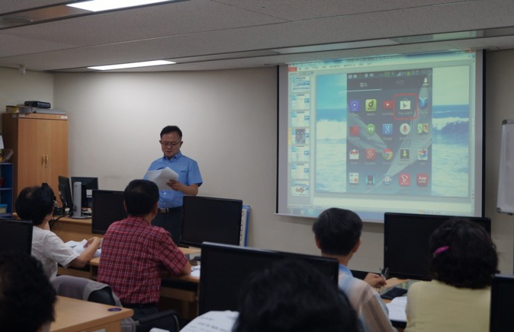 오산시청 스마트폰 활용교육장의 열기는 뜨겁다 <시민기자 박화규>;