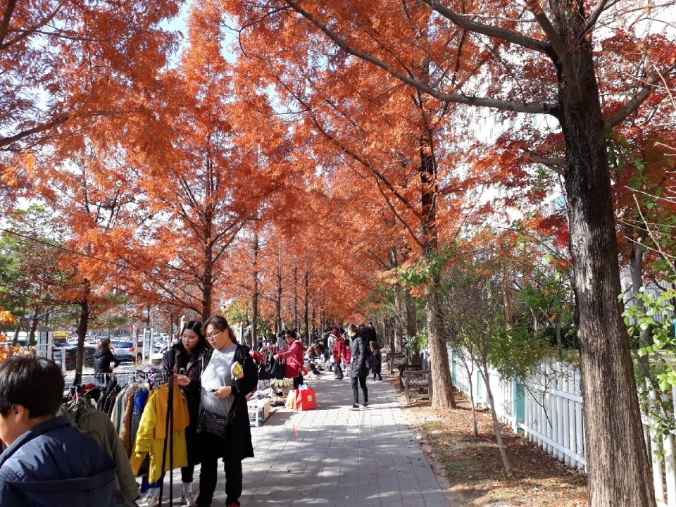 아껴 쓰고 나눠쓰며 환경까지 생각하는 11월 행복나눔장터 <시민기자 정덕현>