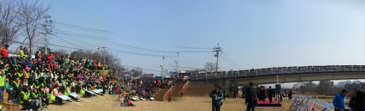 오산천에서 오산의 건강한 봄이 시작됩니다.