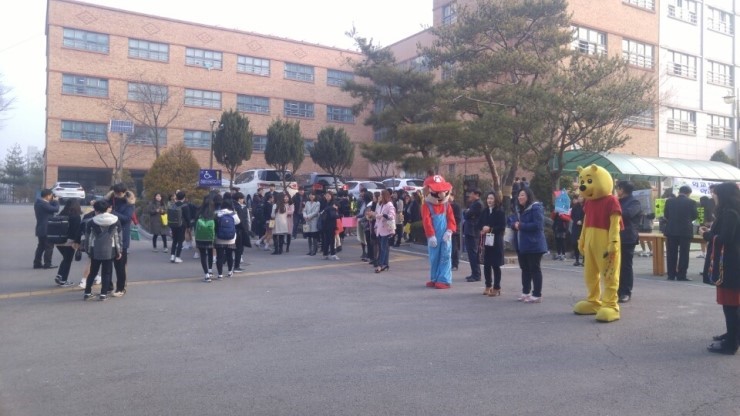 오산 원일중학교 등교는 행복하다<시민기자 손선미>;