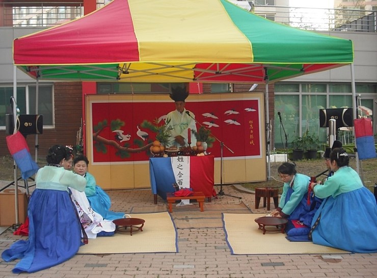 오산시 잔다리마을, 전통혼례 및 야시장 개최로 주민 화합의 장 마련 <시민기자 박화규>