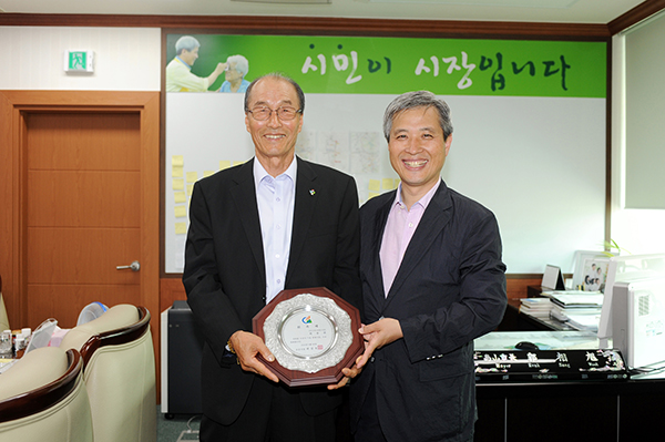 오산시, 전몰군경유족회 지회장 1일 명예시장 위촉