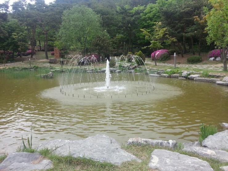 한신대학교 새롬터에서 봄의 신록을 만끽하다<시민기자 정덕현>;