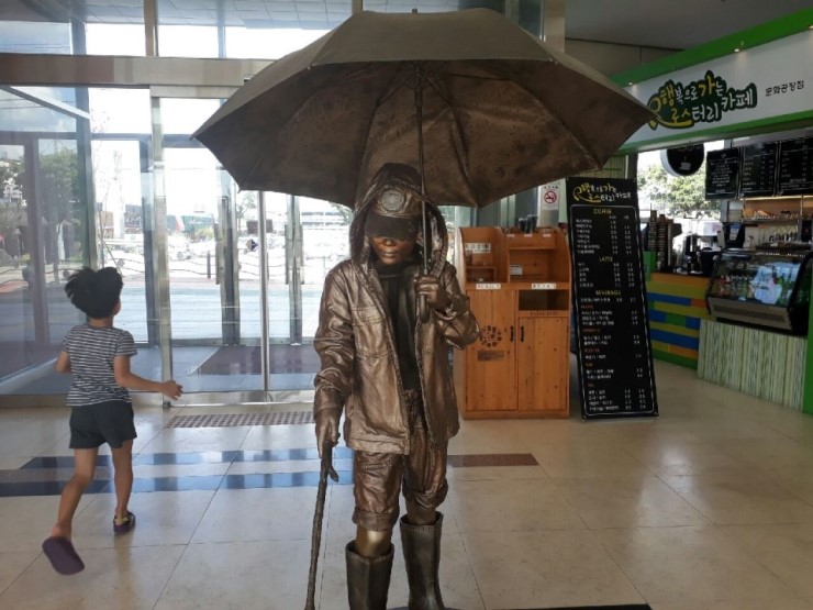 한여름의 시원한 선물! 문화공장오산 특별展 '너와 나의 겨울 이야기'<시민기자 정덕현>; 