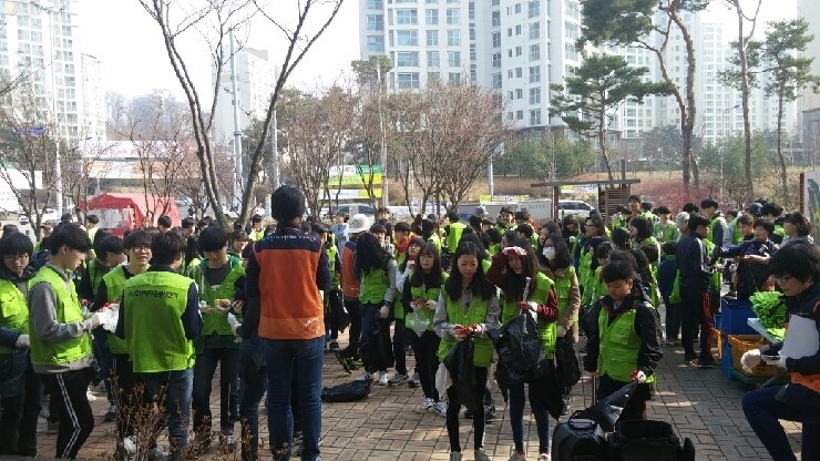 새봄맞이 세교마을 봉사활동<시민기자 김영진>;