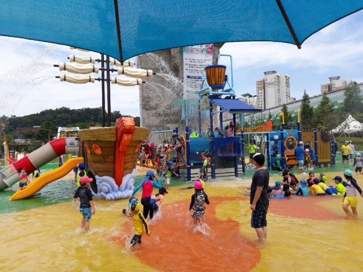 아이들 세상으로 탈바꿈하다! 세교죽미체육공원의 화려한 변신<시민기자 정덕현>; 