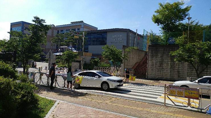 오산 문시중학교로 학부모 시험감독인 
