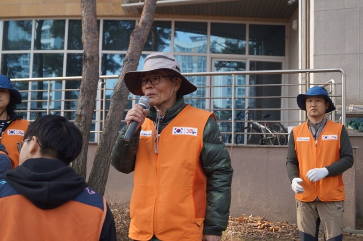 “깨끗한 세교 마을 만들기 봄맞이 대청소”<시민기자 박화규>;