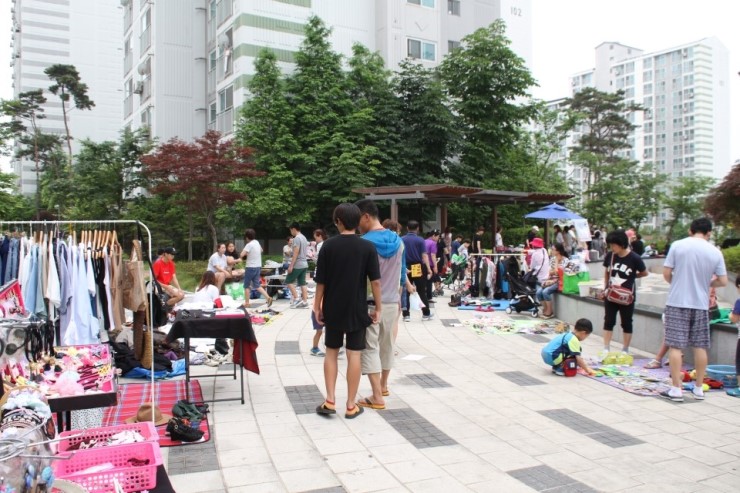 오산남부복지관과 지역주민이 함께 하는 나눔장터<시민기자 권은용>;