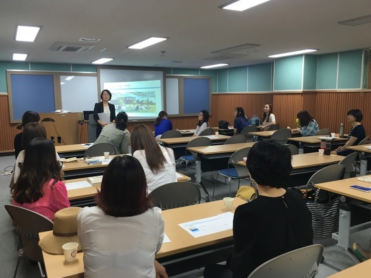 홍지숙 독서멘토와 함께하는'꿈꾸는 다락방' 에서<시민기자 손선미>;
