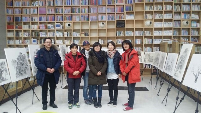 먹색의 자유 향연~ 오산시 중앙도서관에서 즐겨보세요<시민기자 이순선>;