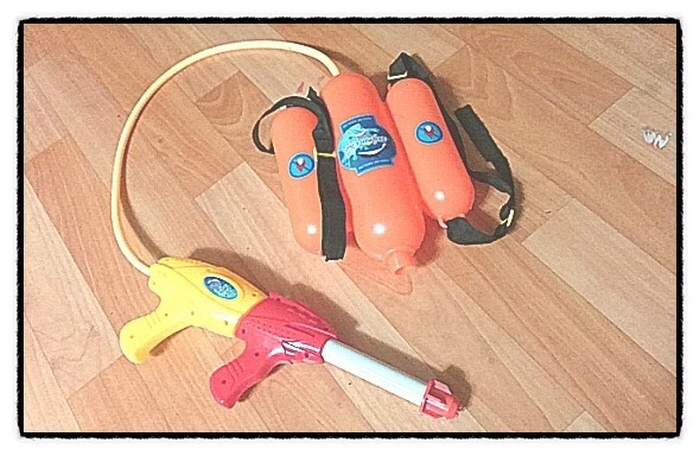 물통뚜껑을 잃어버린 아이들 물총, 재활용뚜껑으로 되살리기